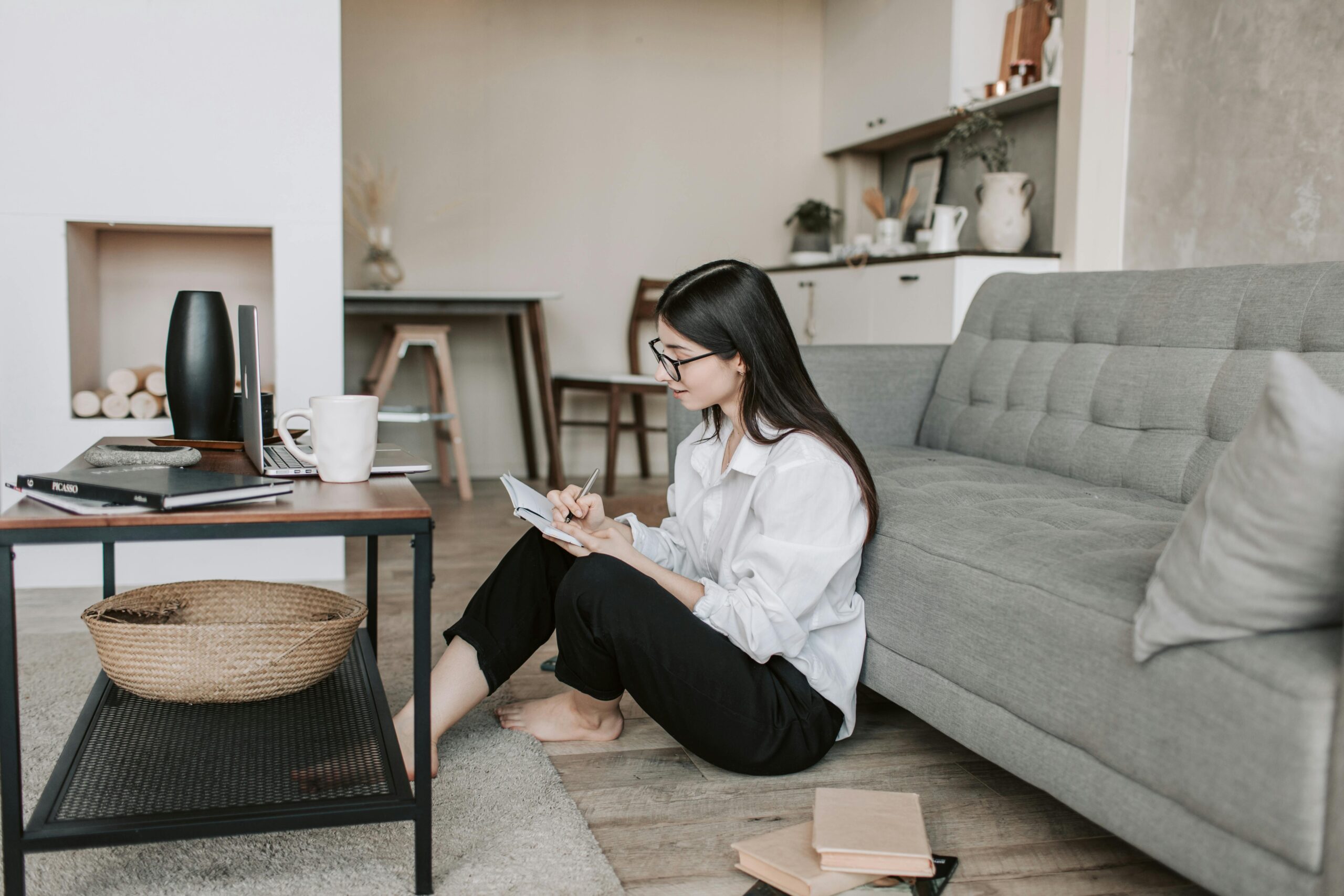 Watch Ads and Earn Money Without Investment