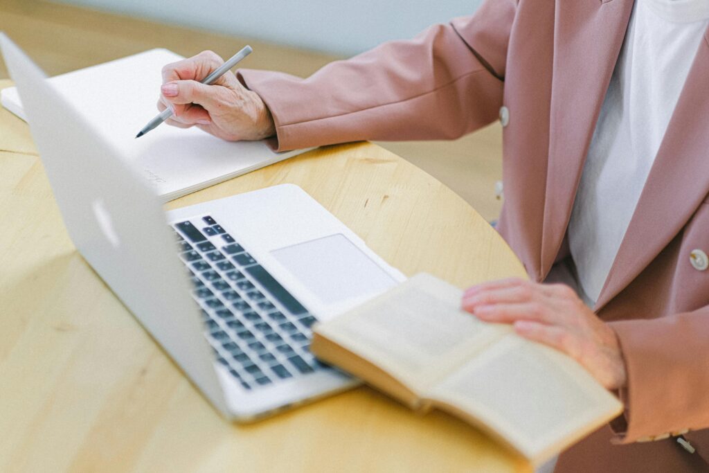 Story Blogs Se Paise Kaise Kamaye?